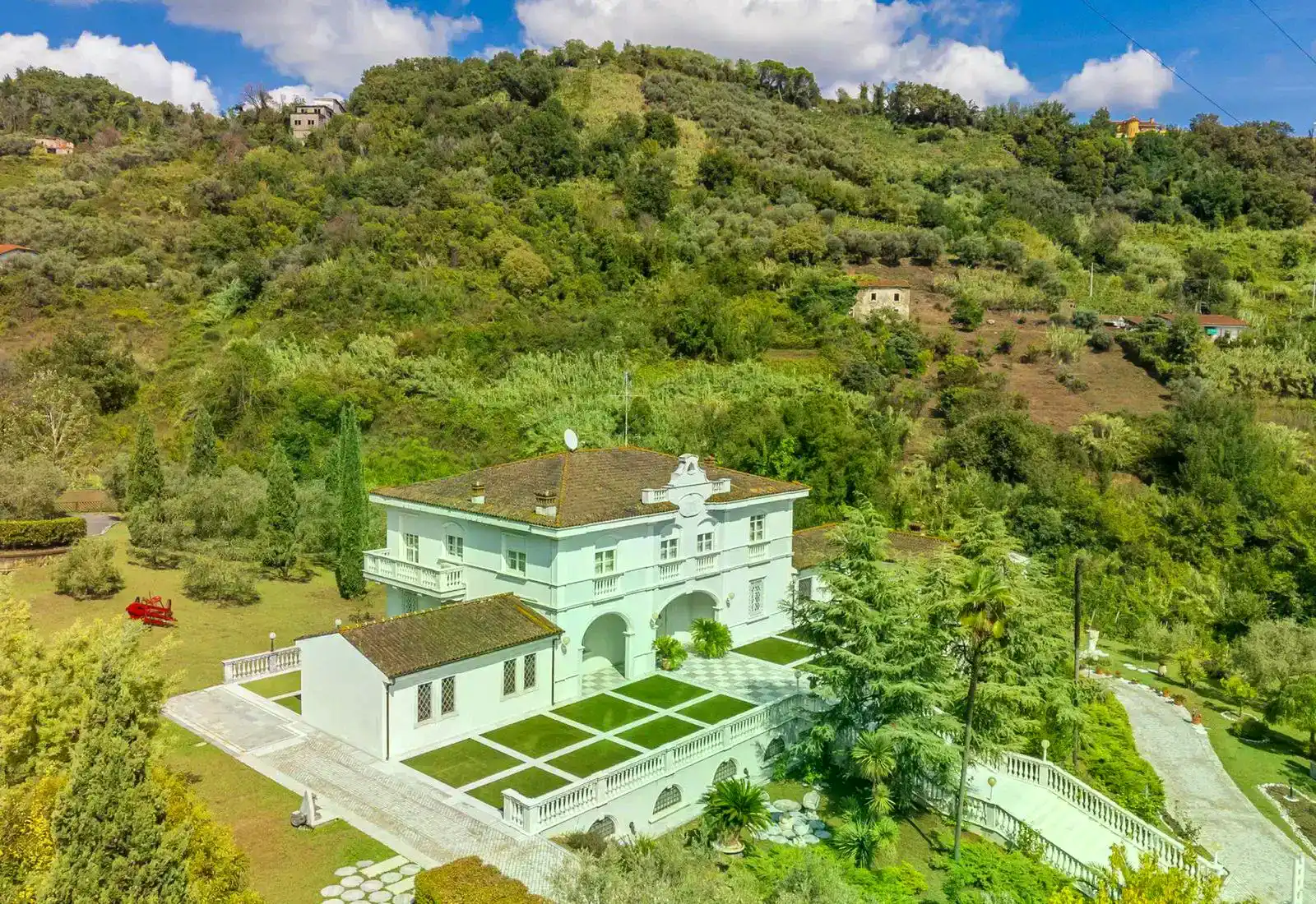 Zdjęcia Villa Beatrice w Toskanii – Historyczna rezydencja z parkiem 1,4 ha, winnicą i basenem