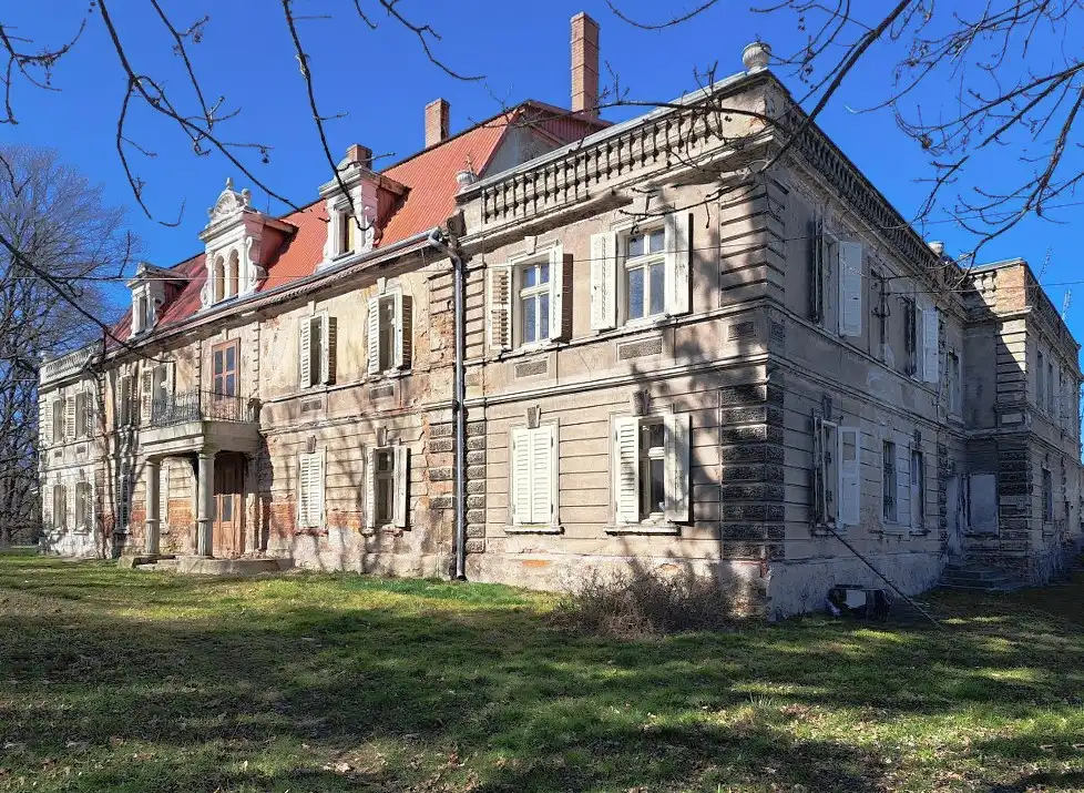 Zdjęcia Pałac z parkiem w Bystrzycy Dolnej