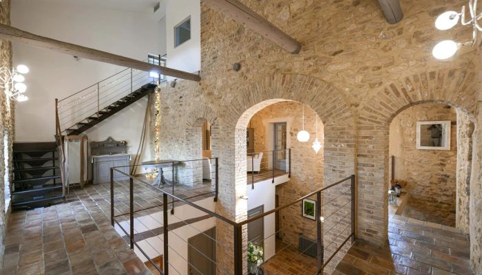 Zabytkowa nieruchomość na sprzedaż Uzès, Oksytania