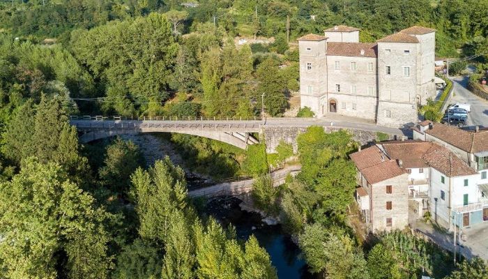 Zamek na sprzedaż Licciana Nardi, Toskania
