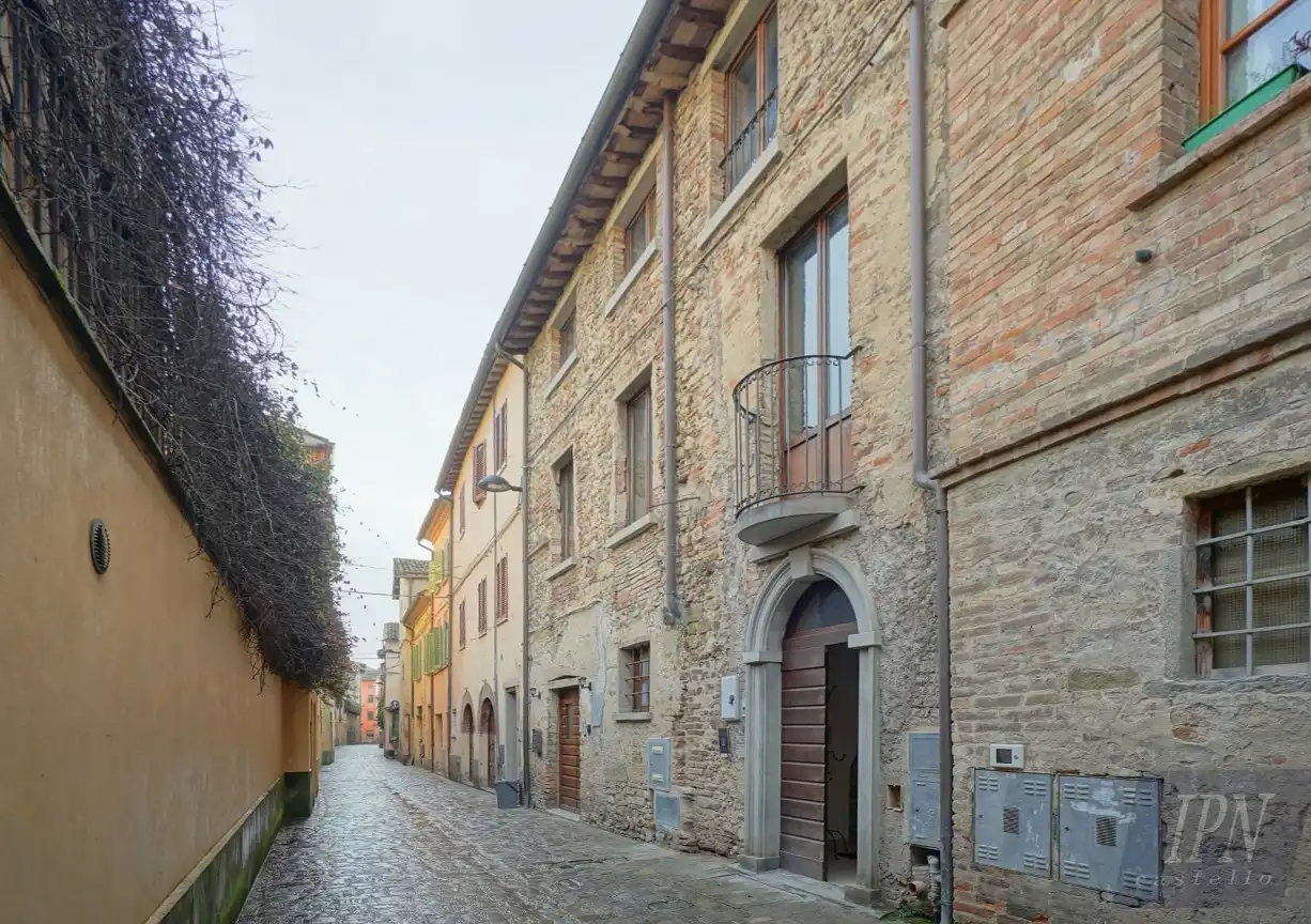 Zdjęcia Samodzielna jednostka mieszkalna w odrestaurowanym Palazzo w centrum Città di Castello