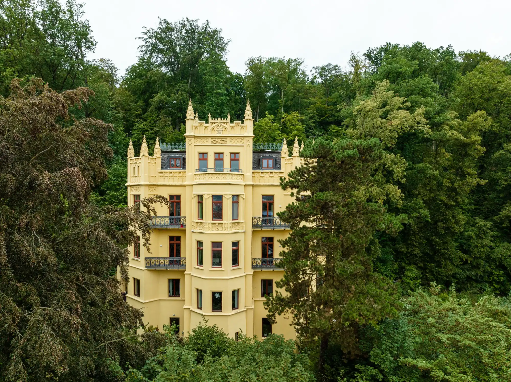 Zdjęcia Stylowy apartament w zabytkowej Willi Brehme w Gerze