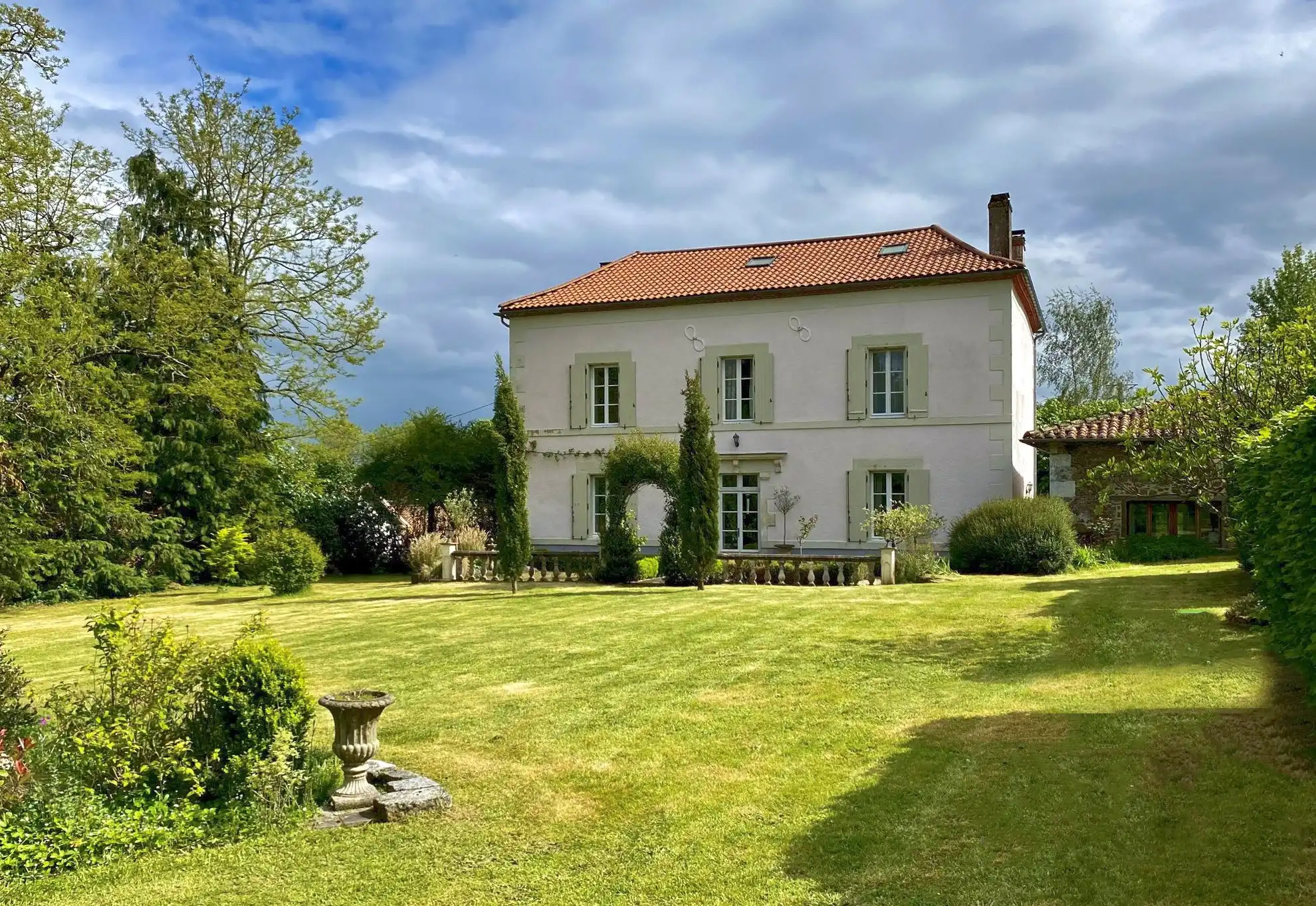 Zdjęcia Maison de maître (dom wiejski) w Mouzan, Charente