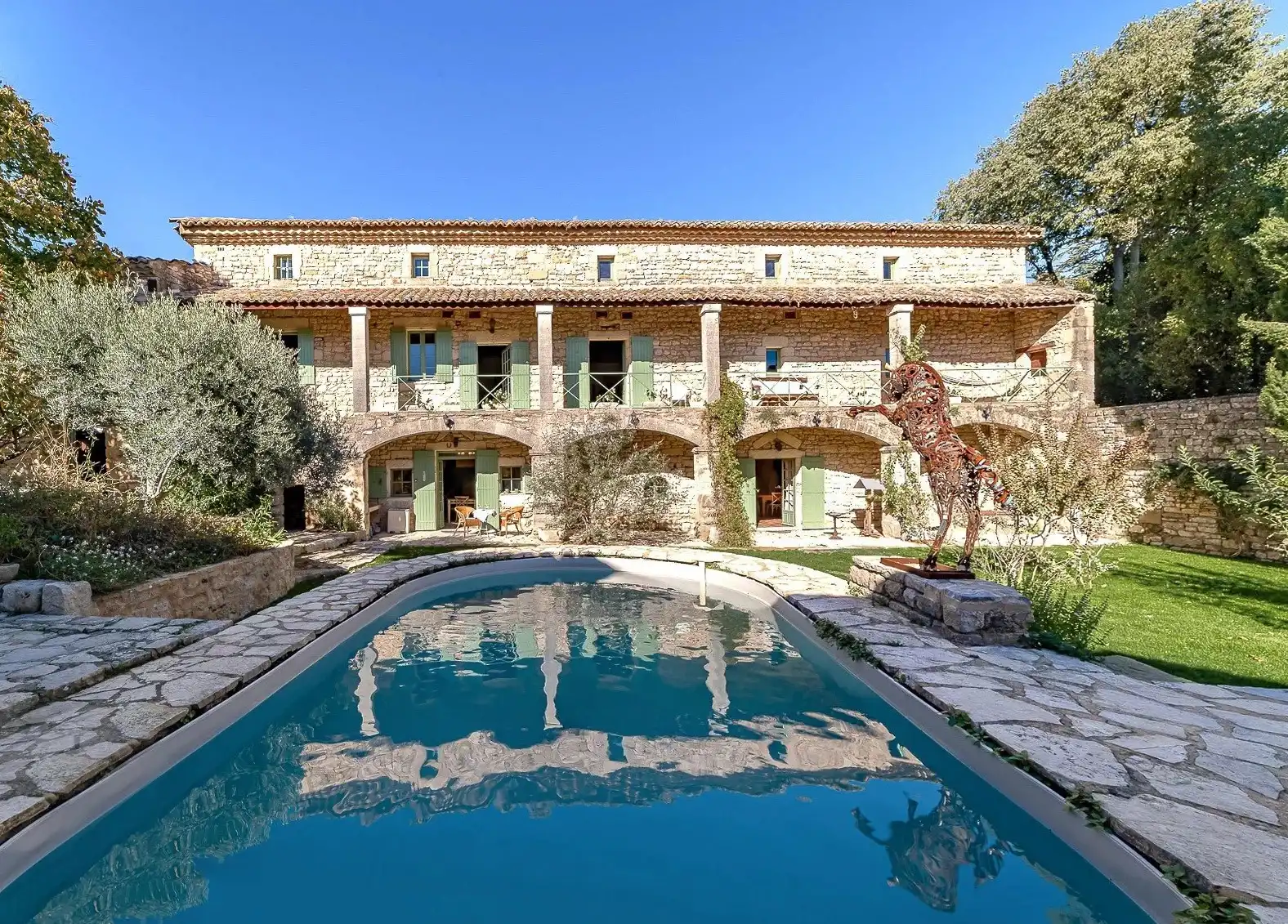 Zdjęcia Rezydencja w pobliżu Uzès z dwiema niezależnymi jednostkami mieszkalnymi