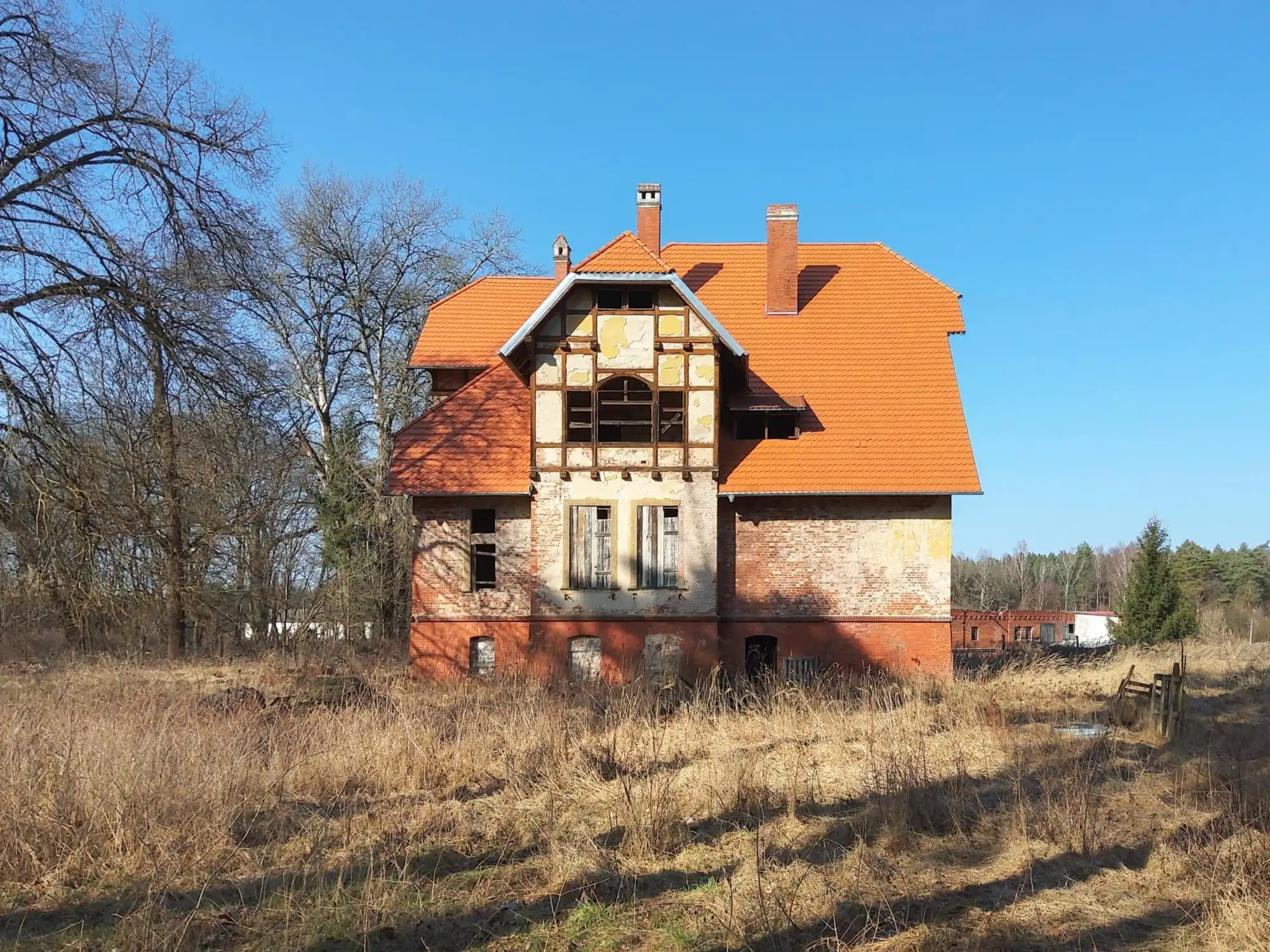 Zdjęcia Zabytkowa willa przy granicy polsko-niemieckiej