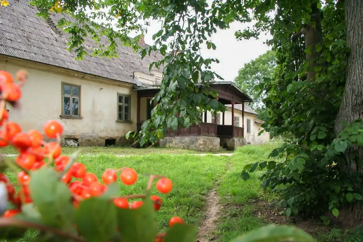 Bilder Herrgård i västra Lettland, 15 km till Östersjön