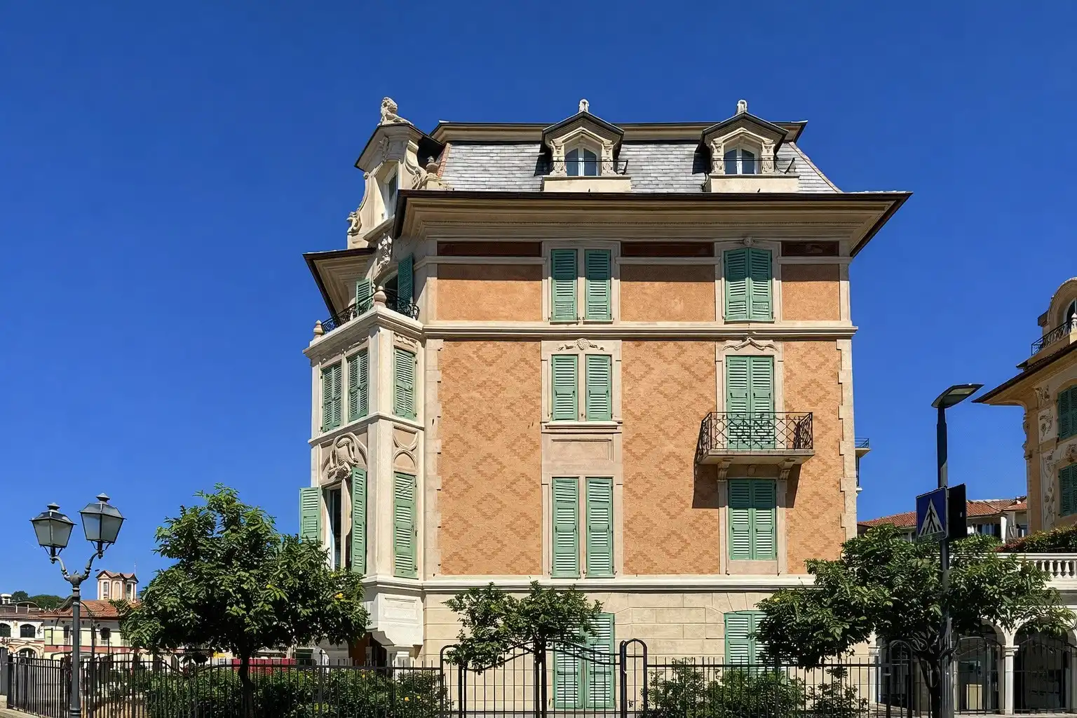 Zdjęcia Apartament w odrestaurowanej willi secesyjnej w Rapallo