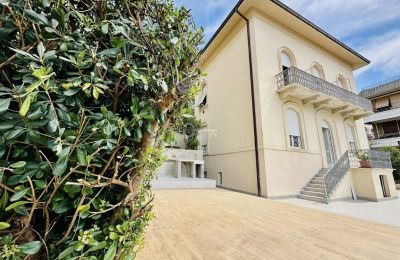 Zabytkowa willa na sprzedaż La Spezia, Liguria, Widok zewnętrzny