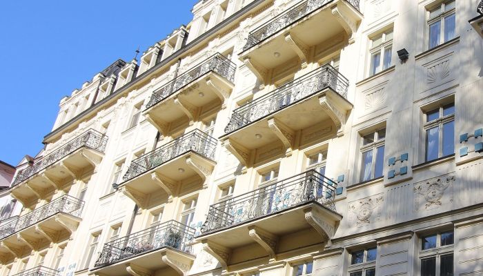 Apartament w zabytkowej kamienicy w dzielnicy uzdrowiskowej Karlowych Warów