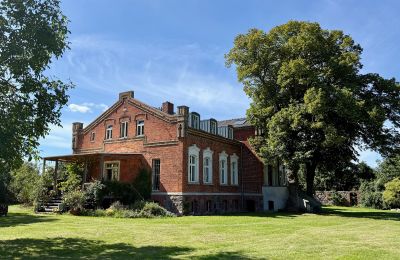 Dwór na sprzedaż Brandenburgia, Gutshaus links - Terasse