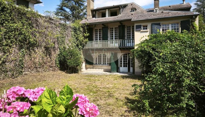 Zabytkowa willa na sprzedaż Bagnères-de-Luchon, Oksytania
