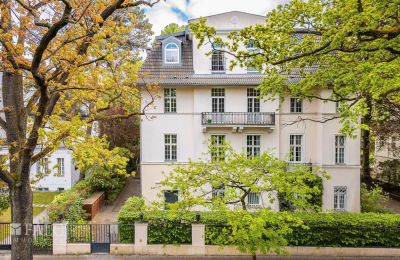 Posiadłości, Apartament z tarasem w historycznej rezydencji w Berlinie-Grunewald