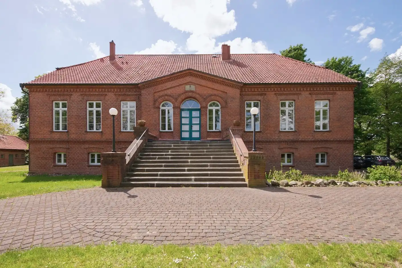 Zdjęcia Dwór z parkiem niedaleko Schwerina