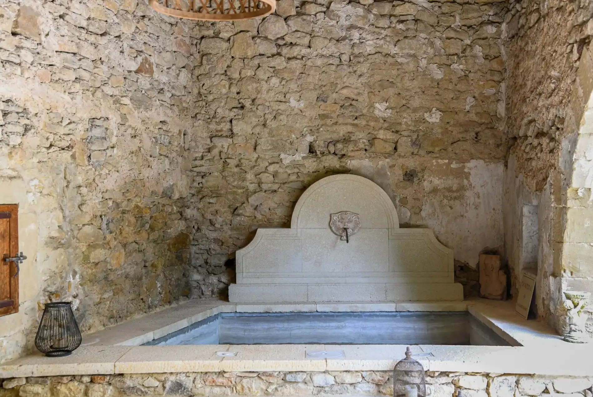 Zdjęcia Rezydencja z sklepieniami, dziedzińcem i idyllicznym ogrodem w pobliżu Uzès
