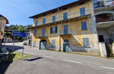 Wiejski dom na sprzedaż Magognino, Piemont, Widok zewnętrzny