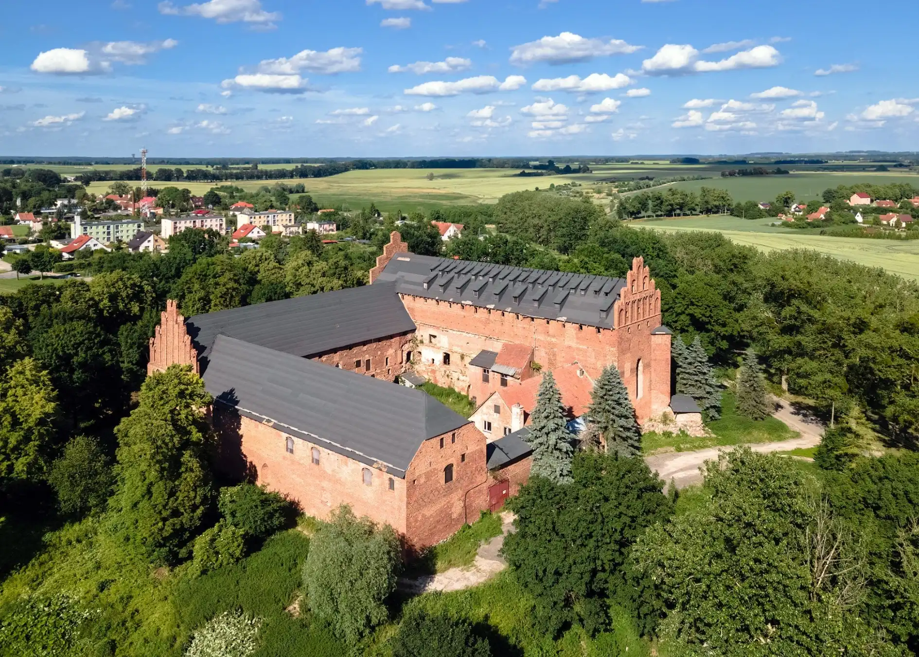 Zdjęcia Zamek w Barcianach - wyjątkowa inwestycja w sercu historii