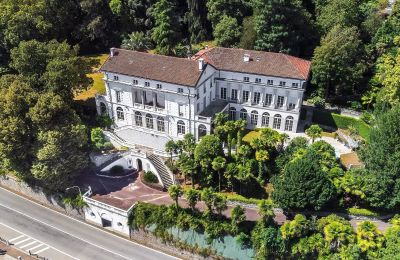 Posiadłości, Monumentalna willa nad brzegiem jeziora Maggiore