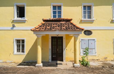 Pałac na sprzedaż Žatec, okres Louny, Wejście