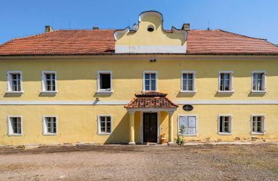 Pałac na sprzedaż Žatec, okres Louny, Widok z przodu