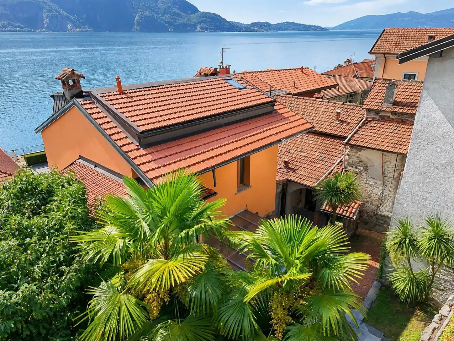 Zdjęcia Urokliwy dom w Ghiffa z widokiem na Lago Maggiore, 50 m od jeziora