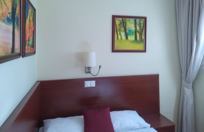 Dwór na sprzedaż Łódzkie, Pokój hotelowy