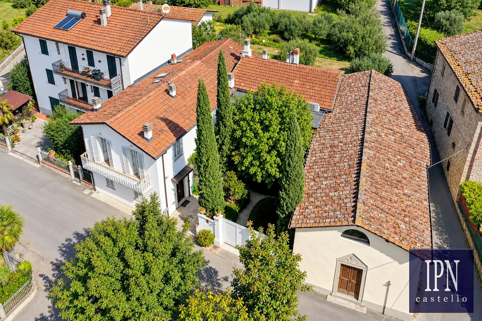 Zdjęcia Dom toskański ze studnią z XIV wieku w pobliżu Sansepolcro
