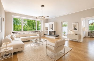 Zabytkowa willa na sprzedaż Berlin, , Wohnbereich mit Kamin visualisiert