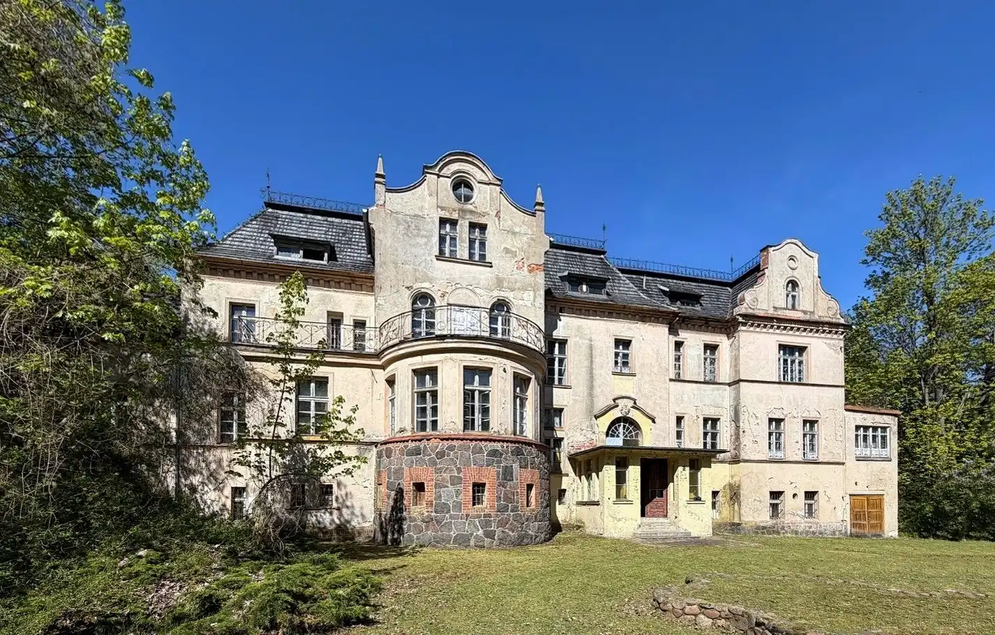 Zdjęcia Kompleks pałacowy Bronów koło Leszna