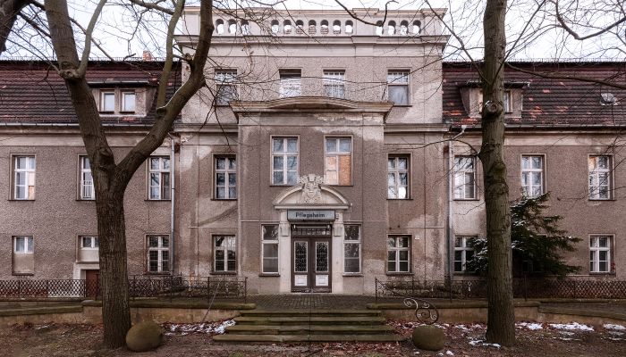 Tanie nieruchomości: brandenburski pałac zlicytowany za 60.000 EUR