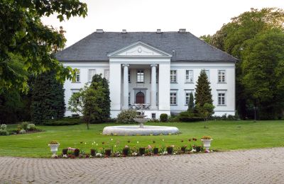 Posiadłości, Pałac w Maciejowie, Opolskie