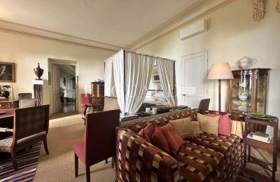 Apartament w zabytkowym budynku na sprzedaż Menton, Provence-Alpes-Côte d'Azur, Zdjęcie 33/38