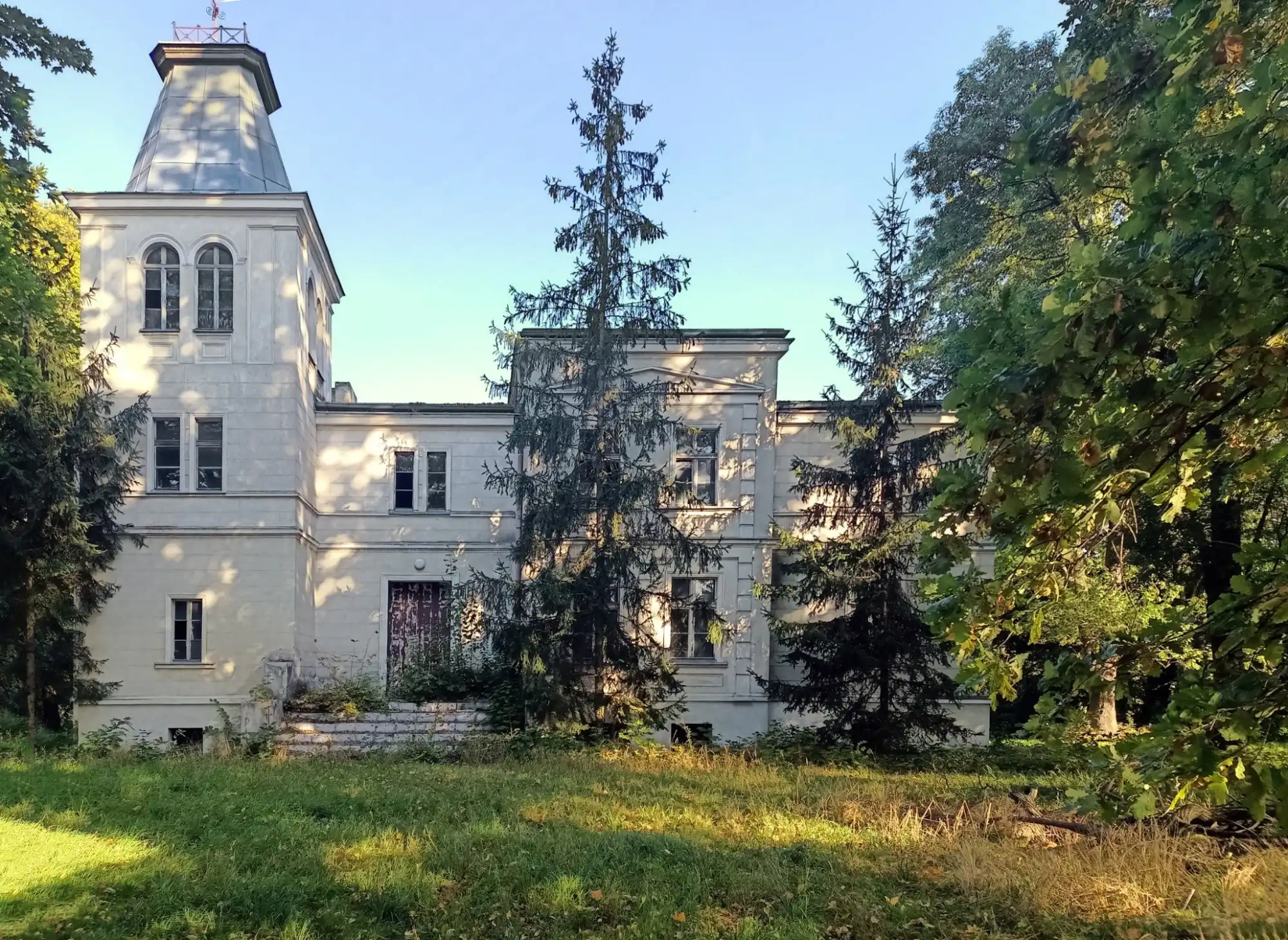 Zdjęcia Nowa cena: Dwór w Goniembicach