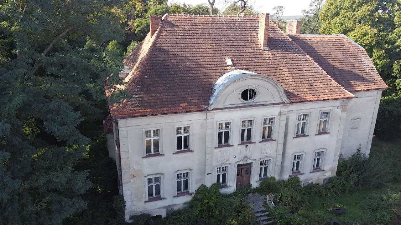 Zdjęcia Neobarokowy dwór w Wojnowicach