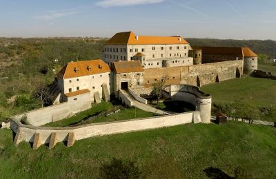 Nieruchomości, Zamek w Czechach