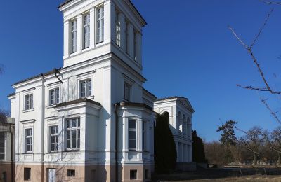 Pałac na sprzedaż Lubstów, Pałac w Lubstowie, Wielkopolskie, Widok z boku