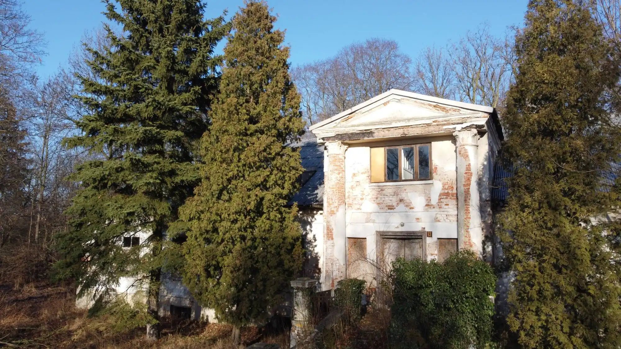 Zdjęcia Zabytkowy dwór z parkiem o pow. 3,49 ha w Smaszewie