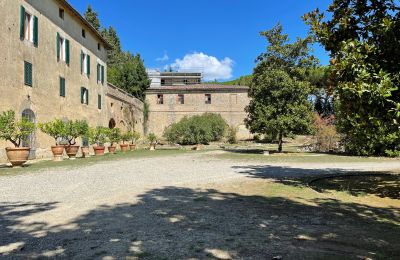 Zabytkowa willa na sprzedaż Siena, Toskania:  RIF 2937 Innenhof