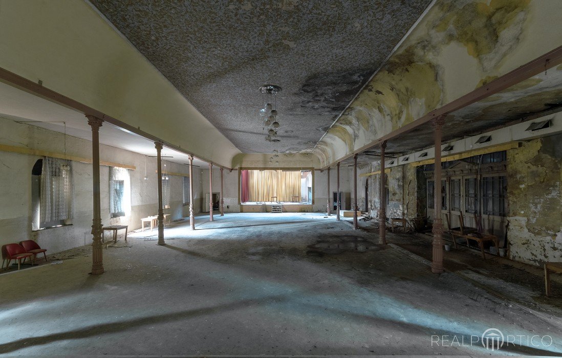 Tanzsaal im Etzdorfer Gasthof: Zustand vor dem Abriss, Etzdorf