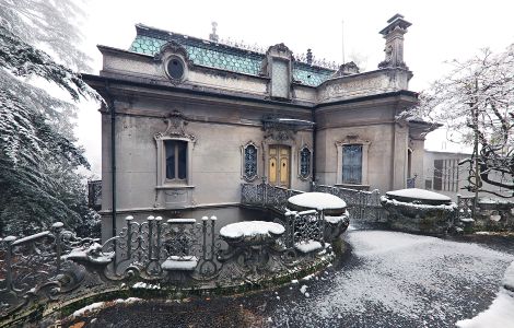 Brunate, Via Attilio Pirotta - Luksusowe rezydencje nad jeziorem Como: Villa Bonacossa