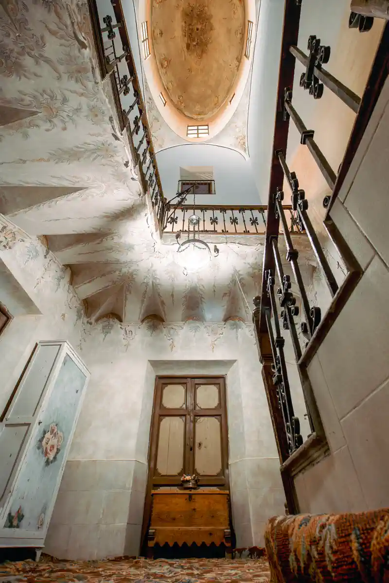 Hol wejściowy pałacu Casa solar de los Moreno w Chinchilla