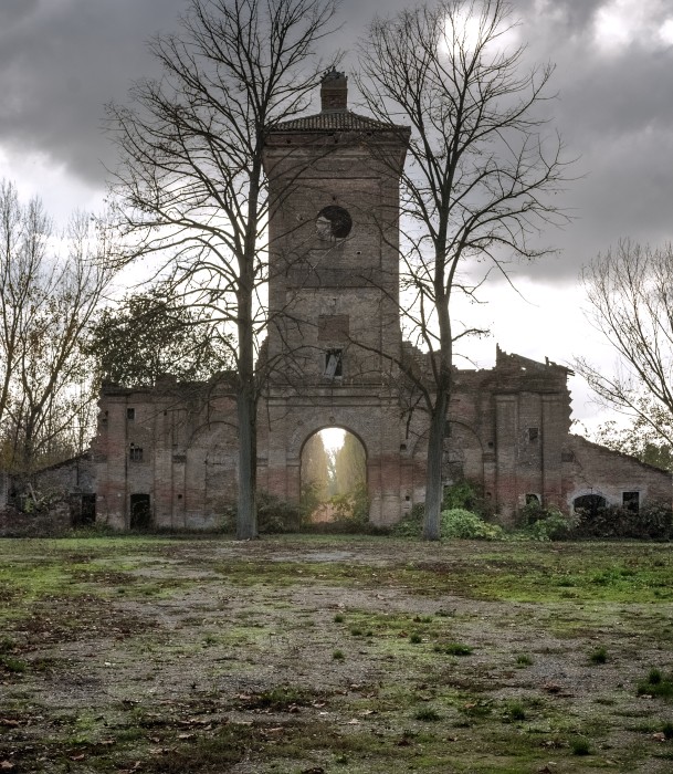 Opuszczony pałac we Włoszech, Włochy
