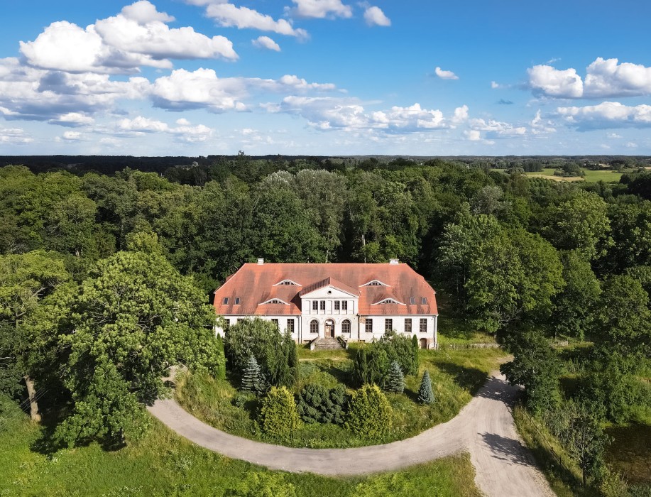 Dworki w dawnych Prusach Wschodnich: Baranowo, Baranowo