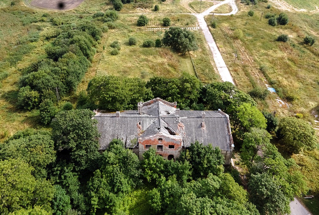 Lenarty: Stary dwór na Mazurach, Lenarty