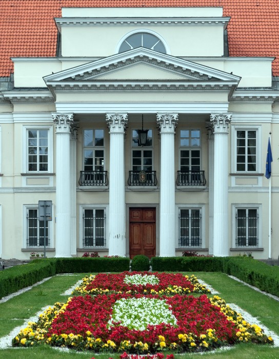 Pałac Mniszchów w Warszawie, Warszawa