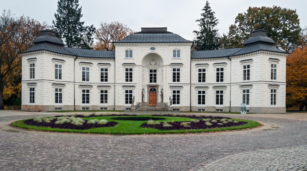 Pałac Myślewicki w Warszawie, Warszawa