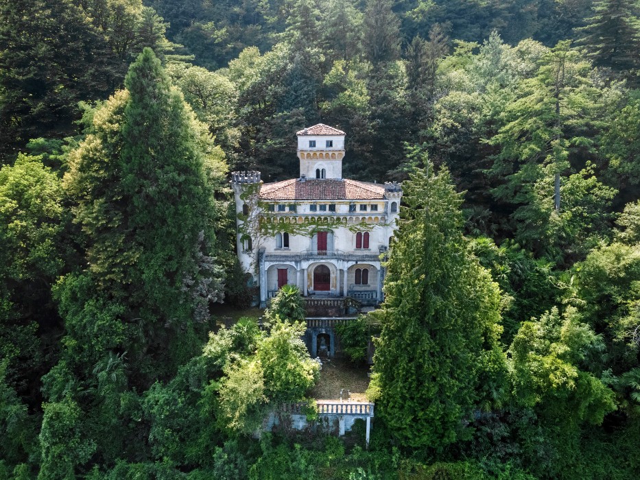 Posiadłości nad jeziorem Maggiore: Villa Gianfranco Ferré, Stresa