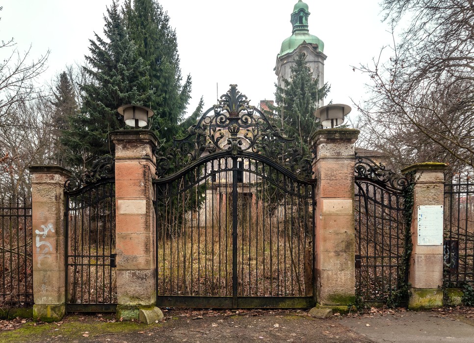Opuszczony pałac we wschodnich Niemczech: Żelazna Brama, Zeitz