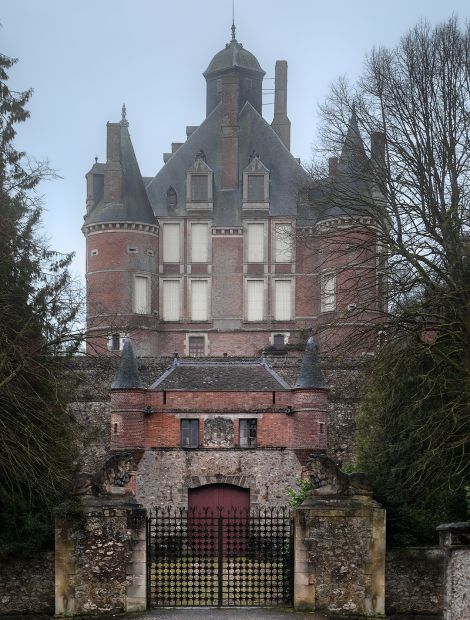 Montmort-Lucy, Château de Montmort - Wspaniałe zamki we Francji: Montmort