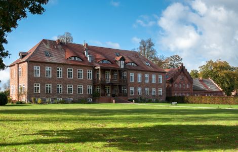 Ludorf, Romantikhotel Gutshaus Ludorf - Dwór Ludorf - Hotel Pałacowy