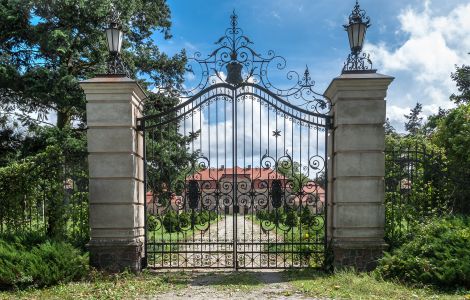 Pępowo, Parkowa - Barokowy Pałac w Pępowie: Brama wjazdowa